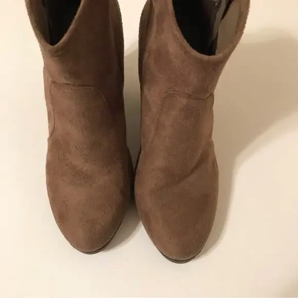 GC Shoes Heeled Booties - Picture 3 of 8